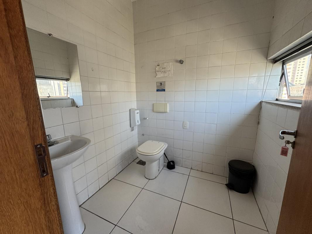 Andar, Centro, 0 Quarto, 10 Vagas