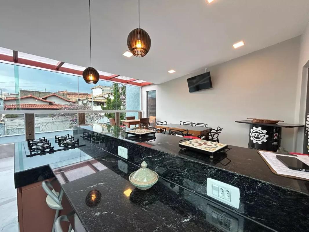 Casa, Teixeira Dias, 3 Quartos, 5 Vagas, 1 Suíte