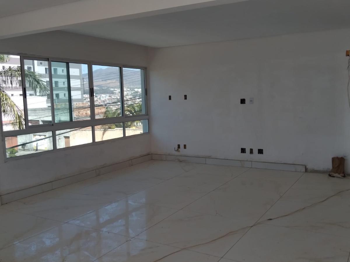 Apartamento, Barreiro, 3 Quartos, 2 Vagas, 1 Suíte