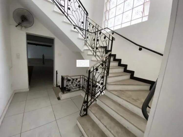 Casa, Savassi, 0 Quarto, 0 Vaga