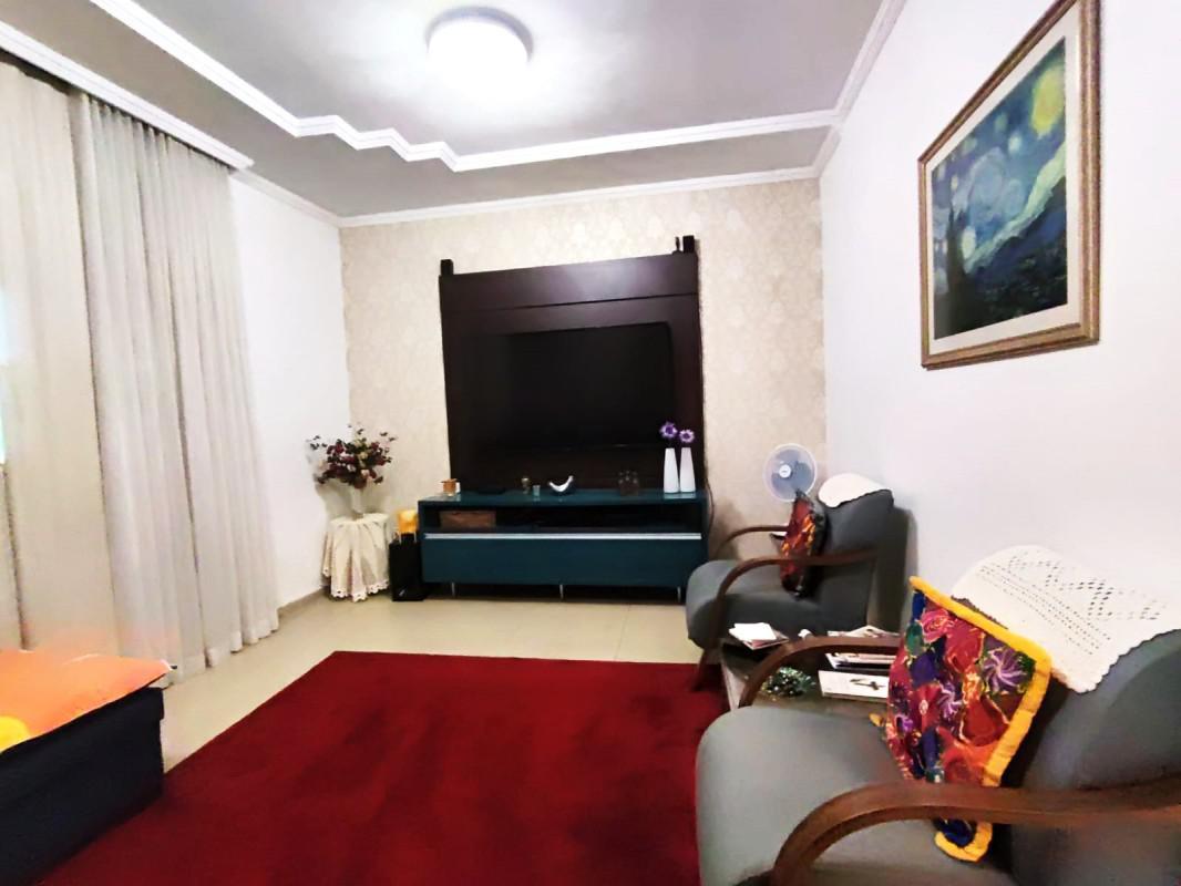 Casa, Europa, 8 Quartos, 3 Vagas, 2 Suítes