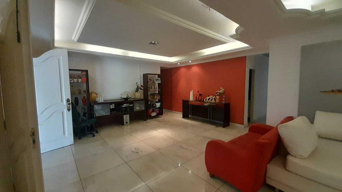 Casa, Palmeiras, 3 Quartos, 8 Vagas, 2 Suítes