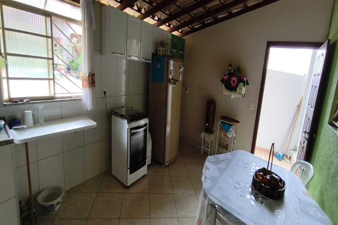 Casa, Ouro Minas, 2 Quartos, 8 Vagas