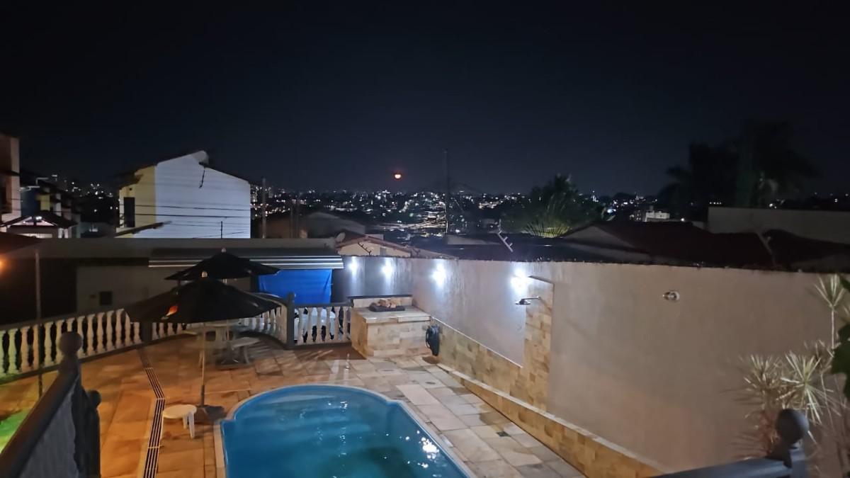 Casa, Jardim Leblon, 2 Quartos, 5 Vagas, 1 Suíte