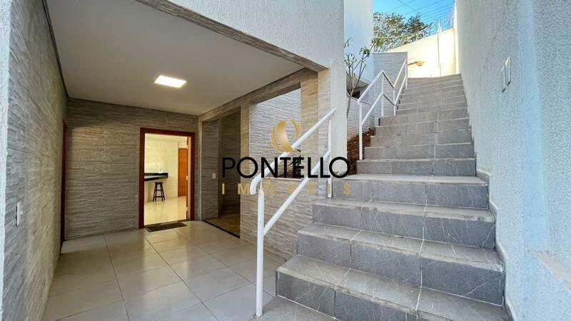 Casa, Estoril, 3 Quartos, 6 Vagas, 1 Suíte