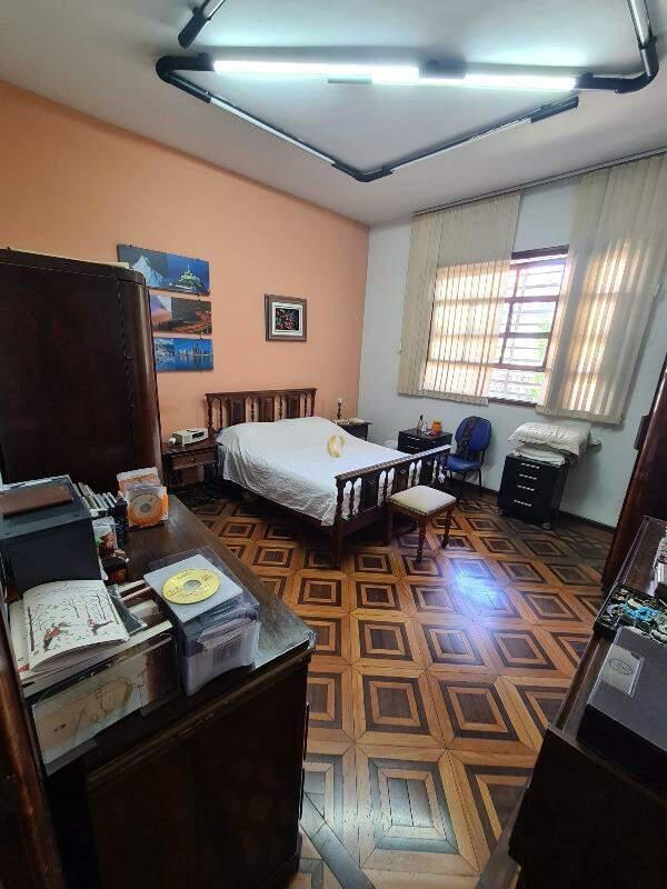Casa, Floresta, 17 Quartos, 0 Vaga, 4 Suítes
