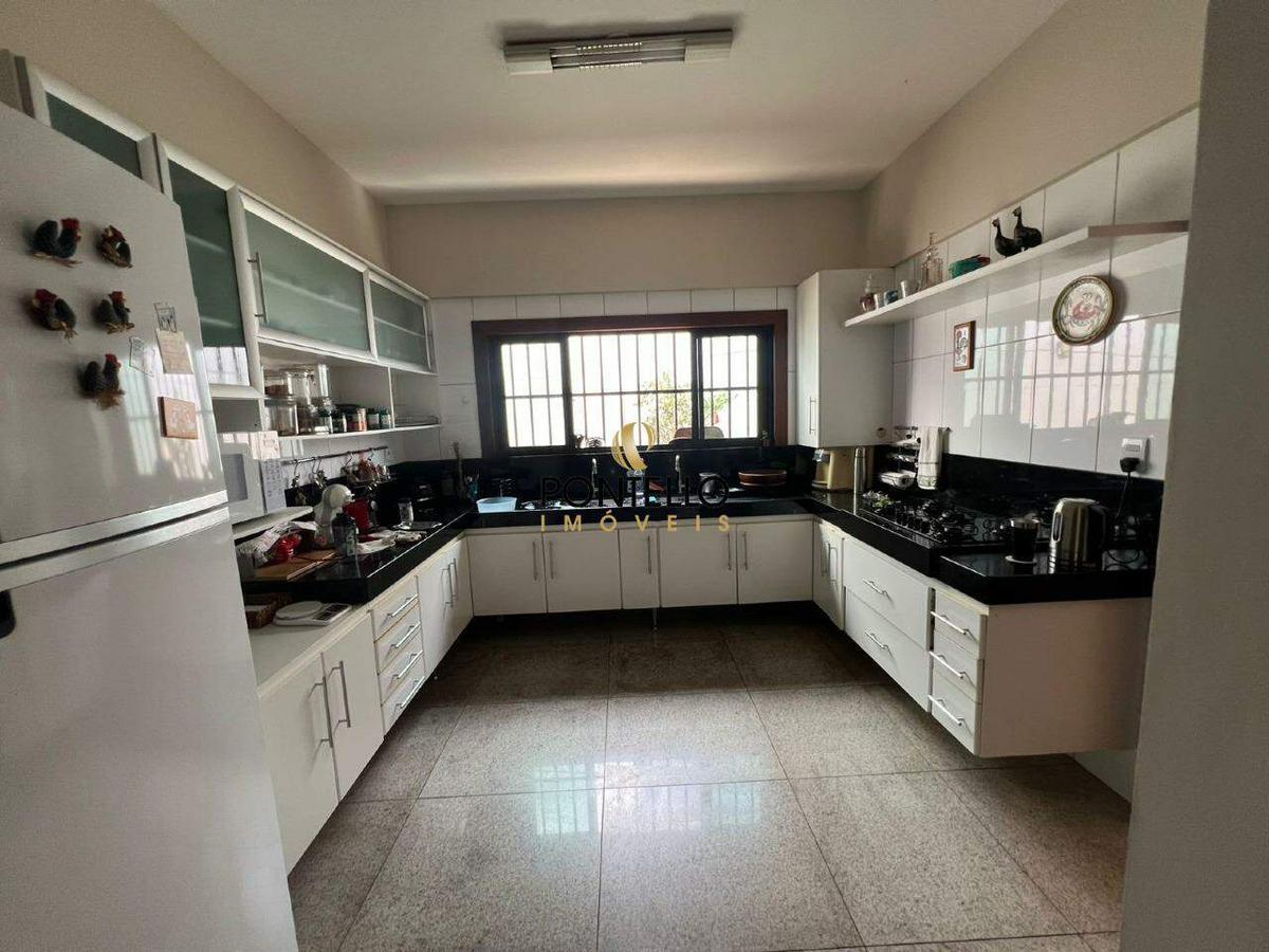 Casa, Santa Rita de Cássia, 8 Quartos, 4 Vagas, 2 Suítes