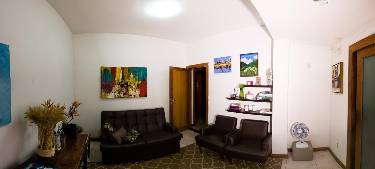 Casa Comercial, Coração Eucarístico, 2 Quartos, 4 Vagas, 10 Suítes