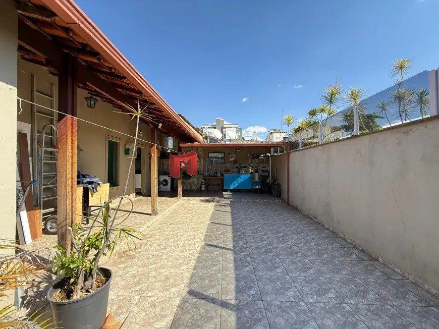 Casa, Santa Branca, 3 Quartos, 2 Vagas, 1 Suíte