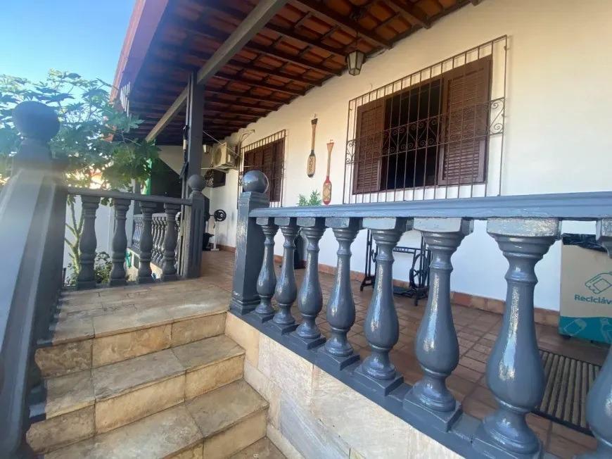 Casa, Jardim Leblon, 2 Quartos, 5 Vagas, 1 Suíte