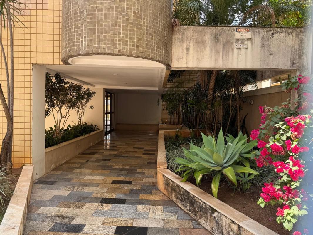 Apartamento, Coração de Jesus, 4 Quartos, 2 Vagas, 1 Suíte