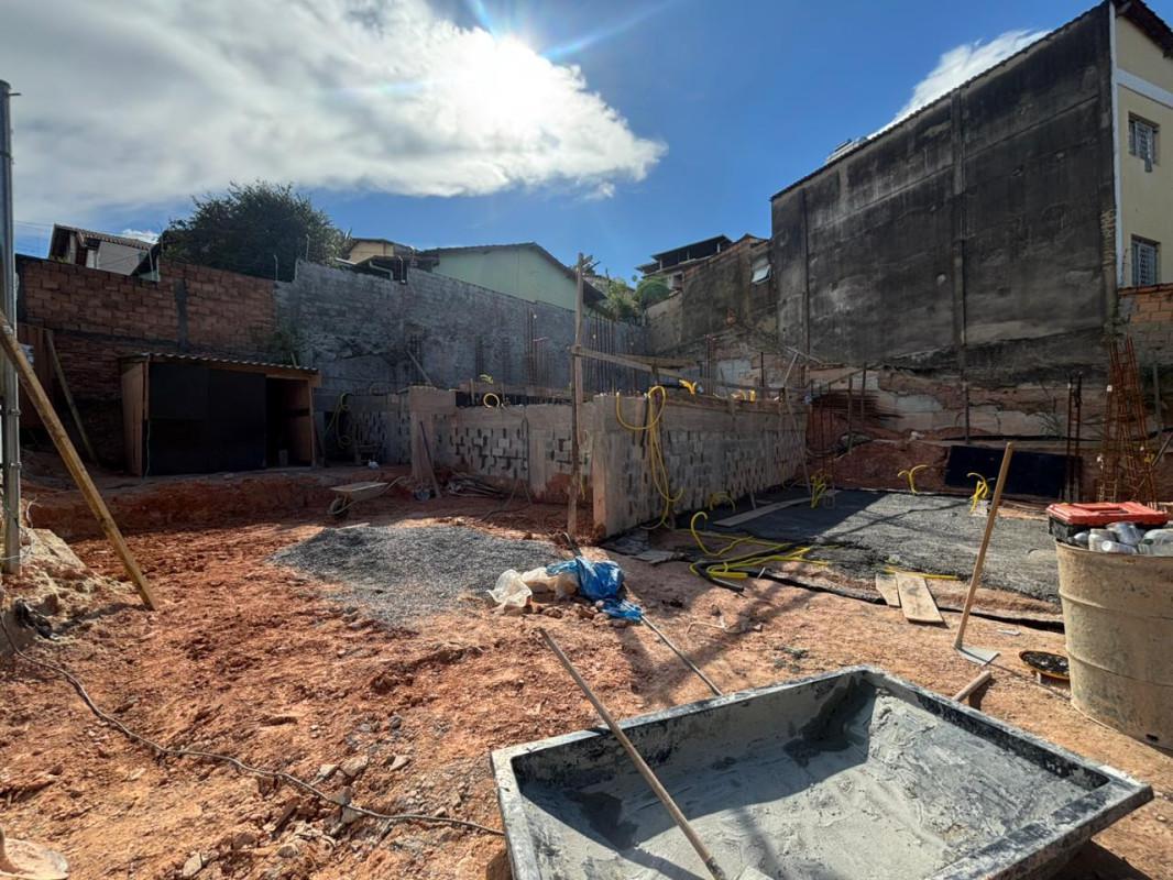 Casa, Vila Clóris, 3 Quartos, 1 Vaga, 1 Suíte