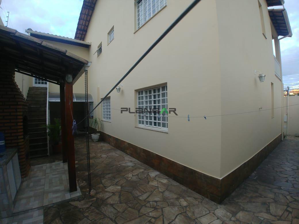 Casa, Jardim Riacho das Pedras, 3 Quartos, 2 Vagas, 1 Suíte