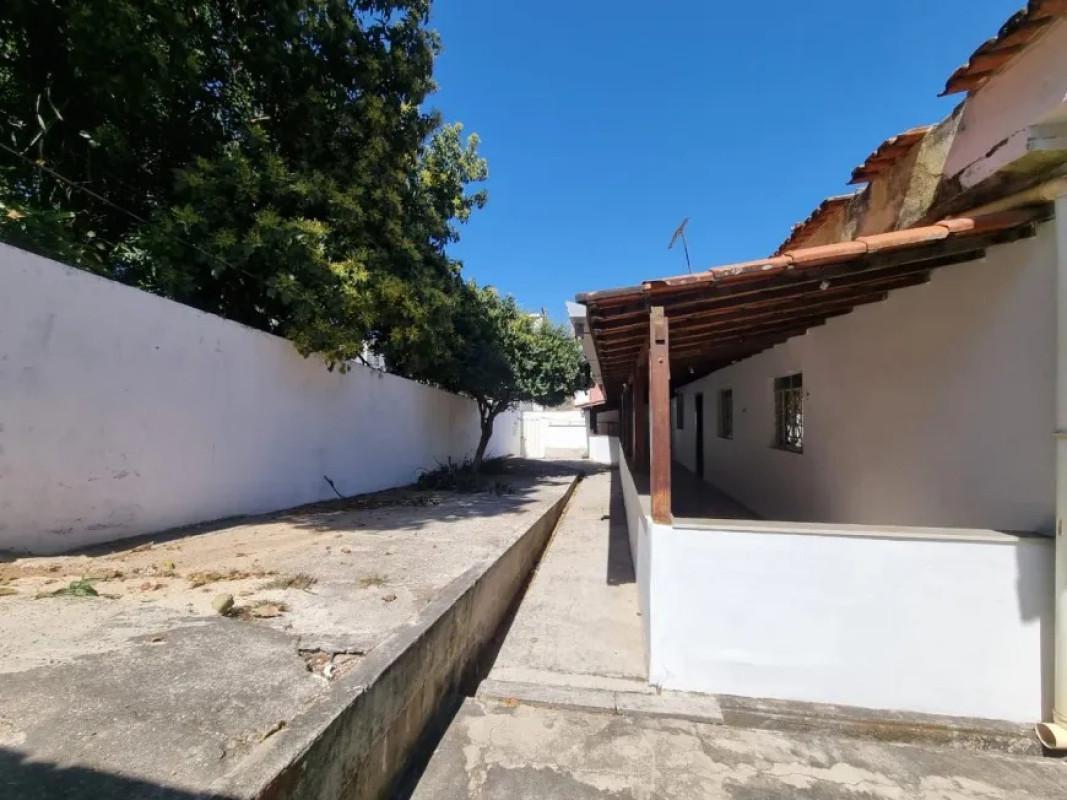 Casa, Santa Mônica, 4 Quartos, 1 Vaga, 1 Suíte