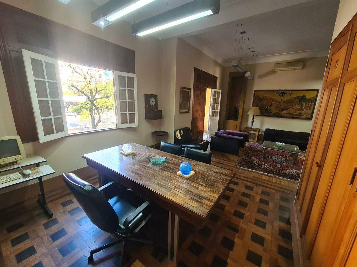 Casa, Funcionários, 0 Quarto, 0 Vaga