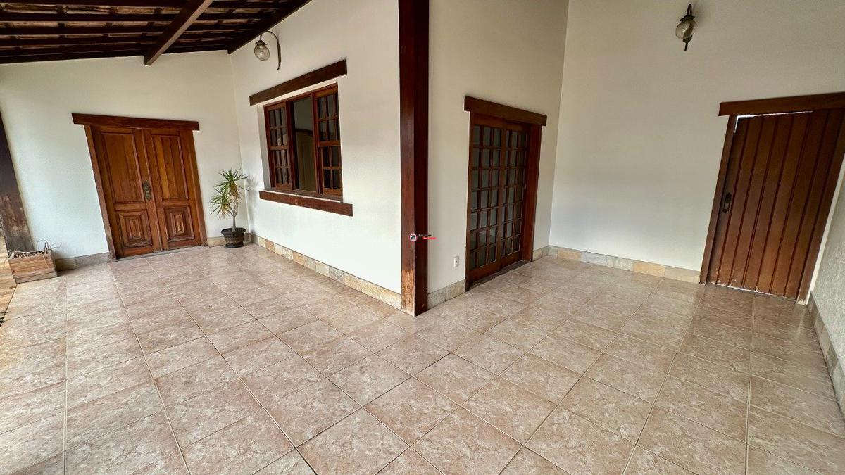 Casa, Itapoã, 3 Quartos, 4 Vagas, 1 Suíte