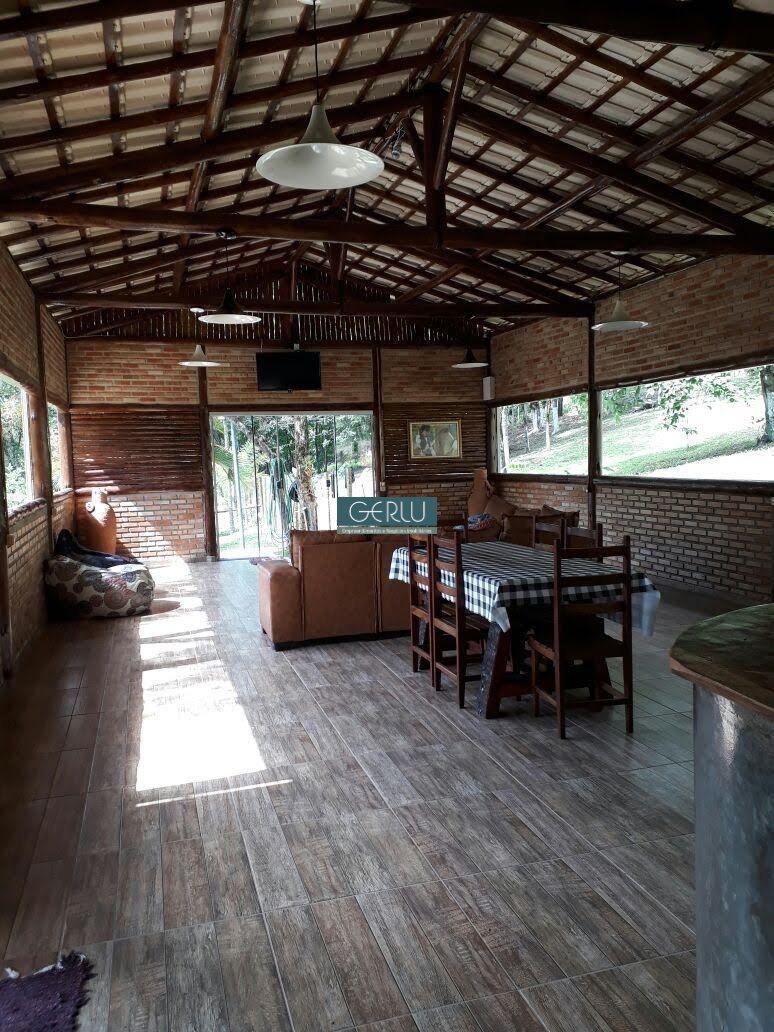 Rural, Bandeirinhas, 5 Quartos, 10 Vagas, 1 Suíte