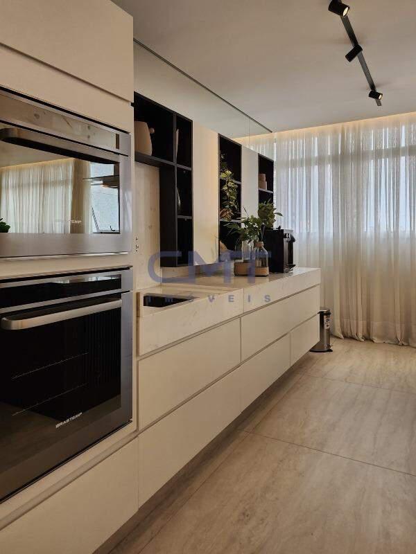 Apartamento, Funcionários, 2 Quartos, 2 Vagas, 2 Suítes