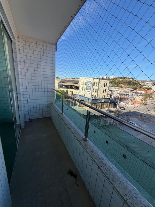 Apartamento, Tirol (barreiro), 3 Quartos, 2 Vagas, 1 Suíte