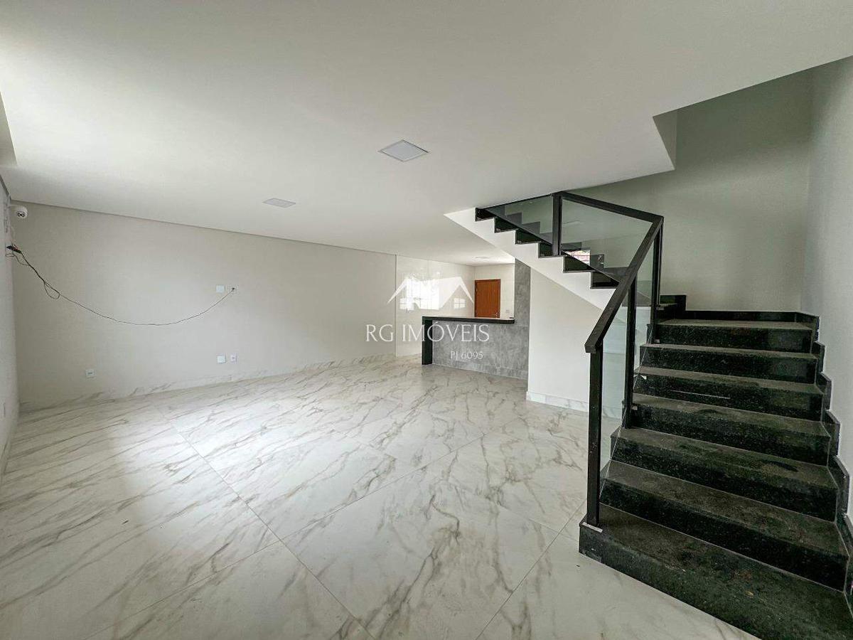 Casa, Santa Helena, 3 Quartos, 5 Vagas, 1 Suíte