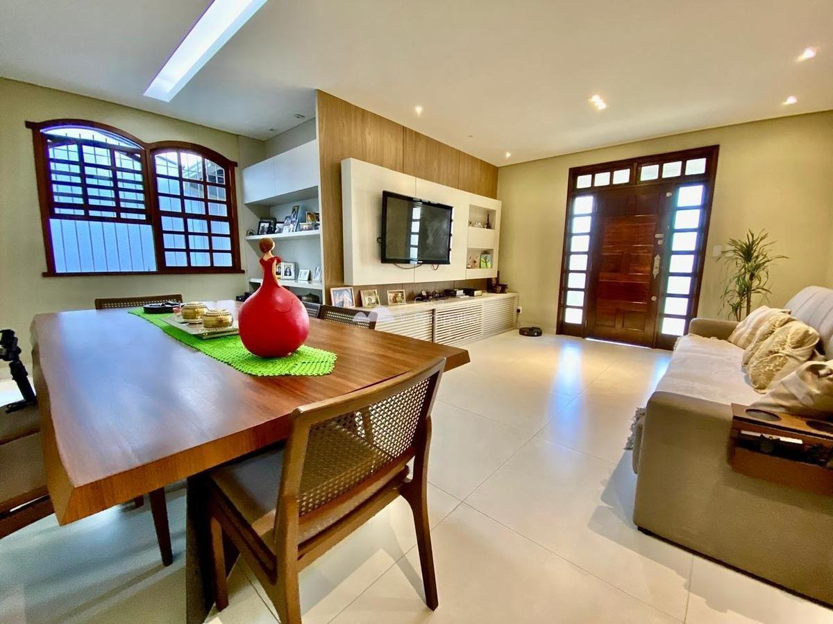 Casa, Itapoã, 4 Quartos, 4 Vagas, 2 Suítes