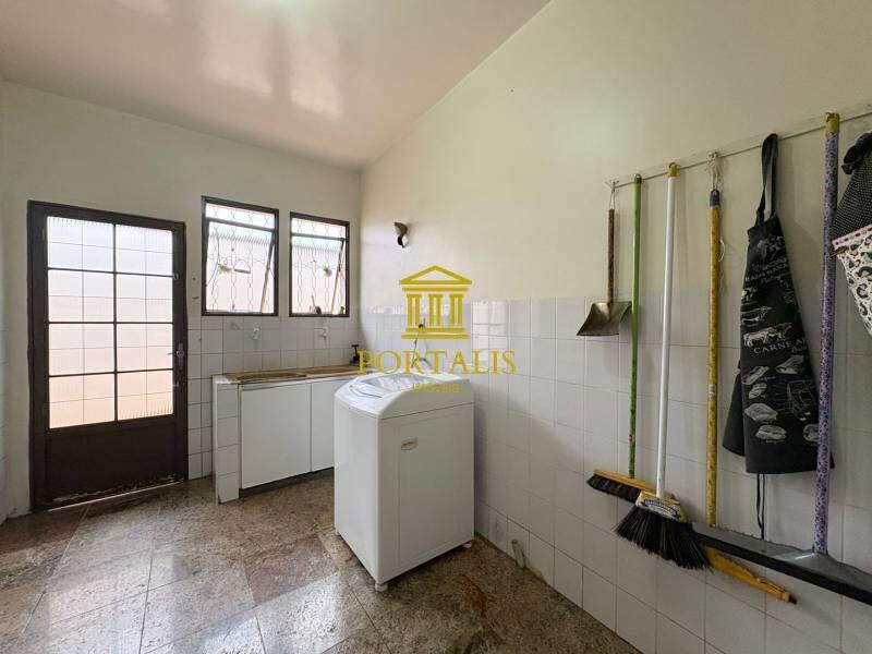 Casa, Dona Clara, 3 Quartos, 4 Vagas, 1 Suíte