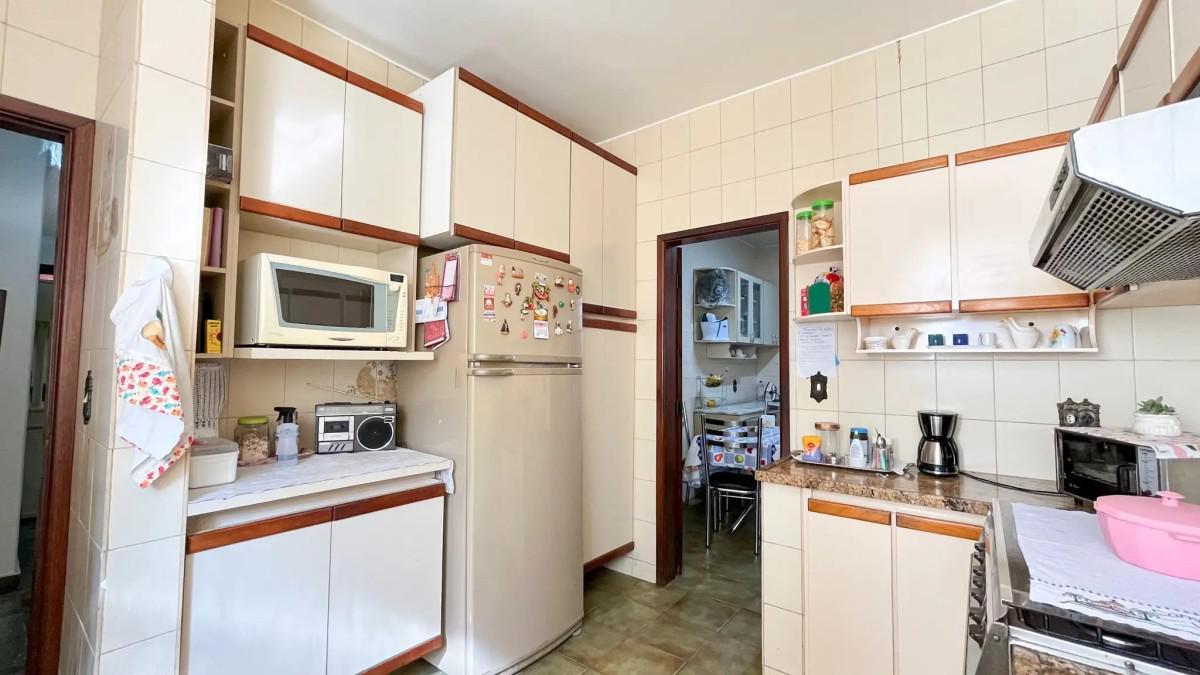 Casa, Luxemburgo, 5 Quartos, 4 Vagas, 2 Suítes