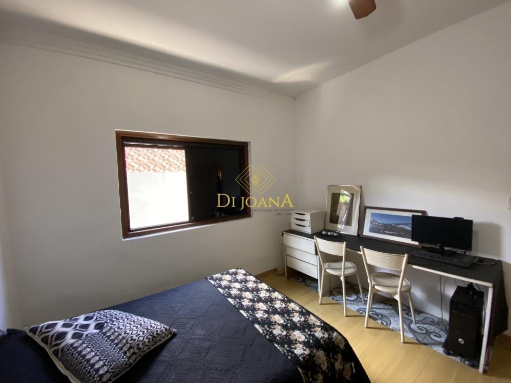 Casa, Centro, 3 Quartos, 2 Vagas, 1 Suíte