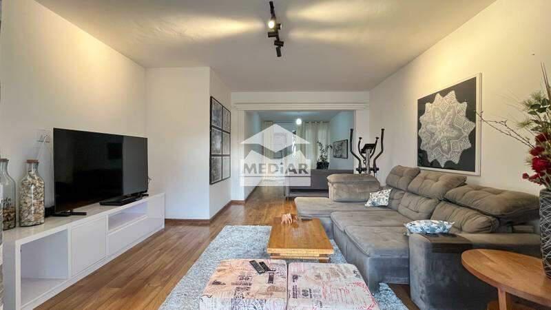 Casa, Castelo, 5 Quartos, 3 Vagas, 1 Suíte