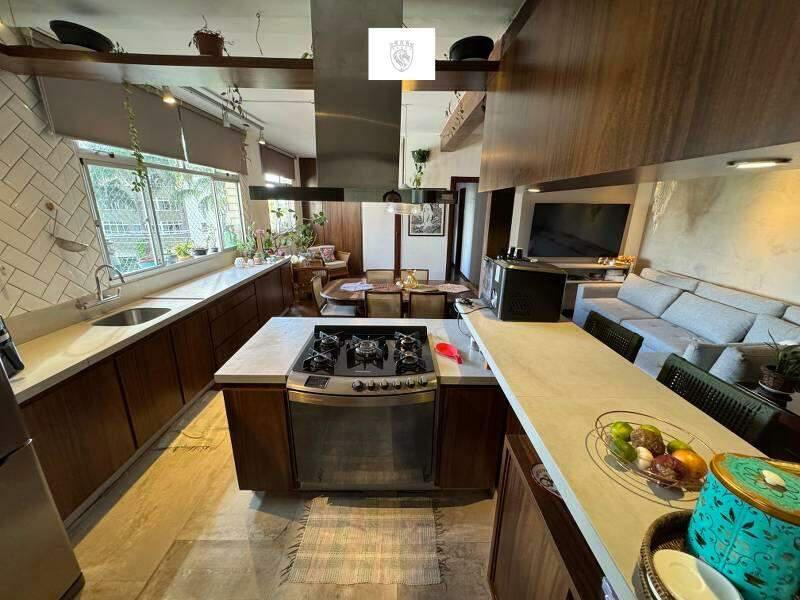 Apartamento, Sagrada Família, 3 Quartos, 1 Vaga, 1 Suíte