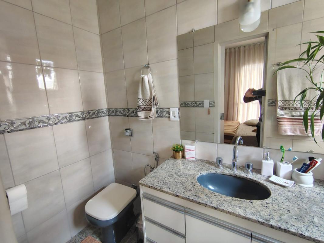 Apartamento, Barreiro, 4 Quartos, 2 Vagas, 1 Suíte