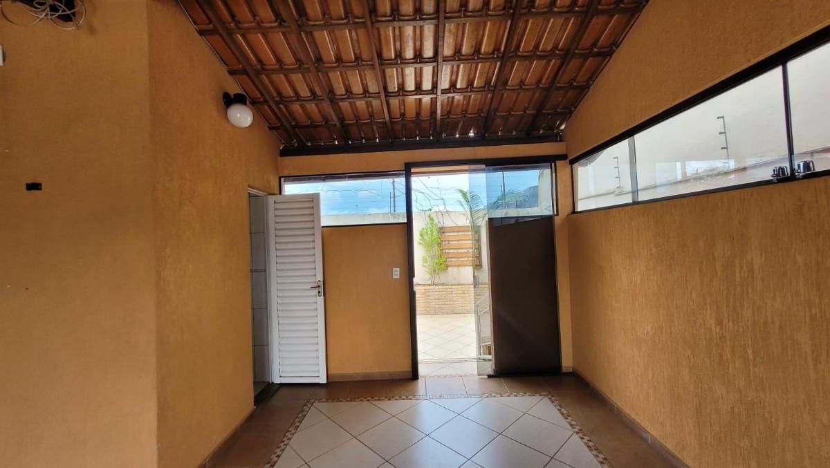 Casa, Tirol (barreiro), 3 Quartos, 2 Vagas, 1 Suíte