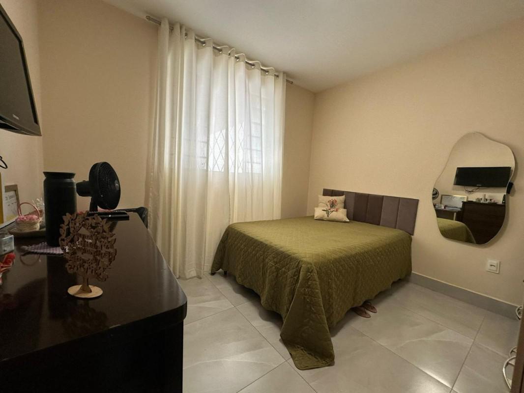 Casa, Barreiro, 2 Quartos, 2 Vagas, 1 Suíte