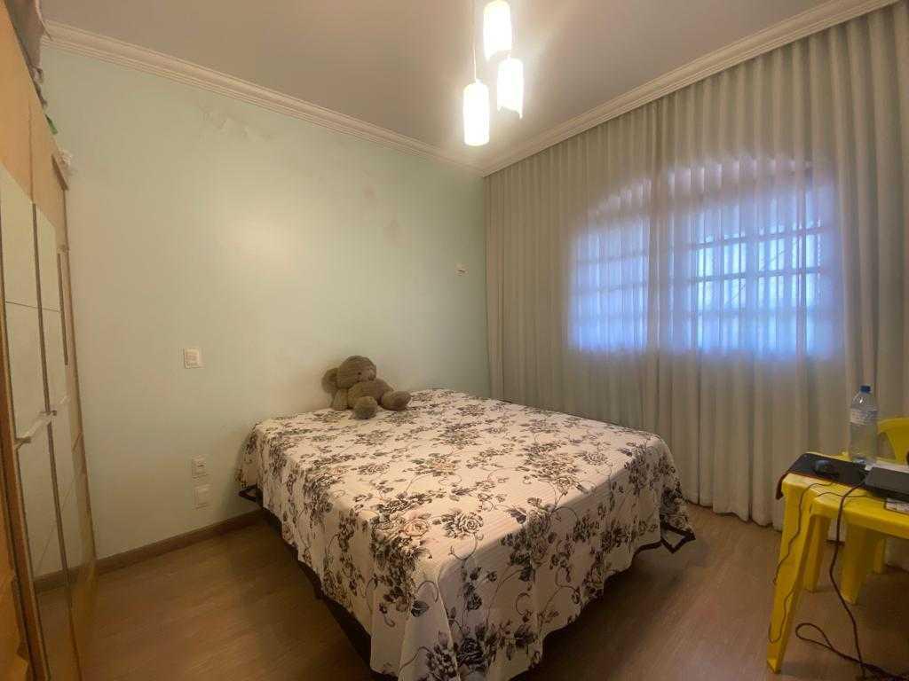 Casa, Nacional, 6 Quartos, 4 Vagas, 2 Suítes