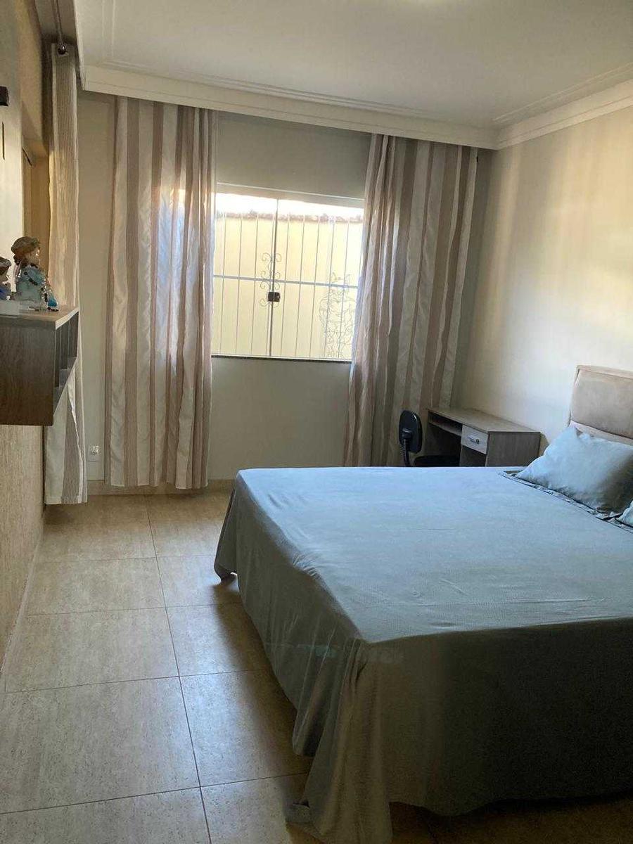 Casa, Centro, 4 Quartos, 6 Vagas, 1 Suíte