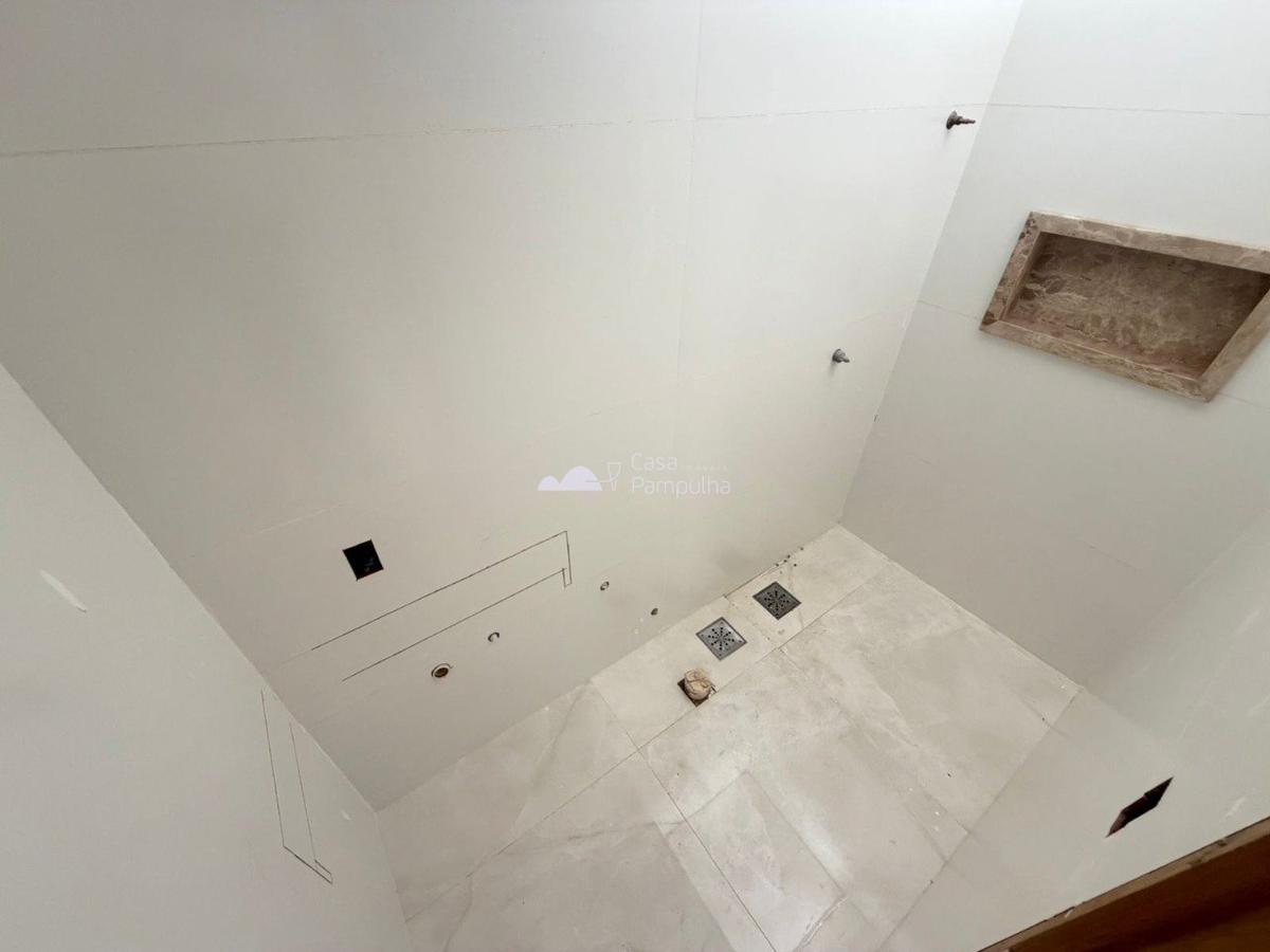Casa, Santa Mônica, 3 Quartos, 4 Vagas, 1 Suíte