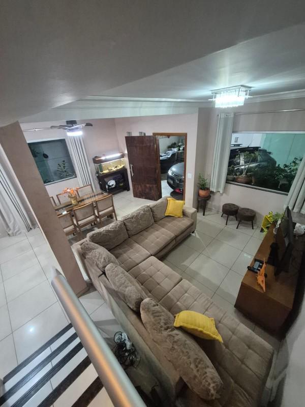 Casa, Cabral, 3 Quartos, 2 Vagas, 1 Suíte