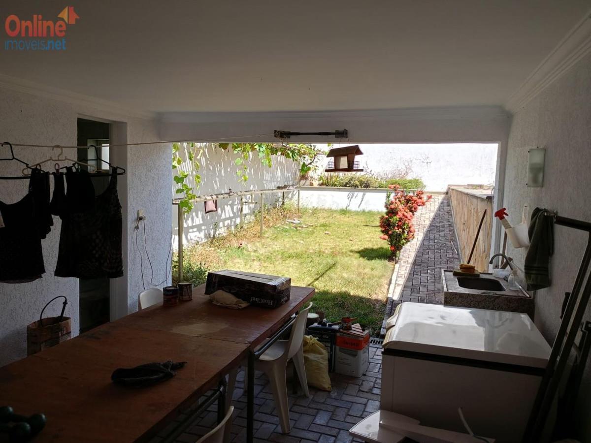 Casa, Dom Pedro I, 1 Quarto, 0 Vaga, 0 Suíte