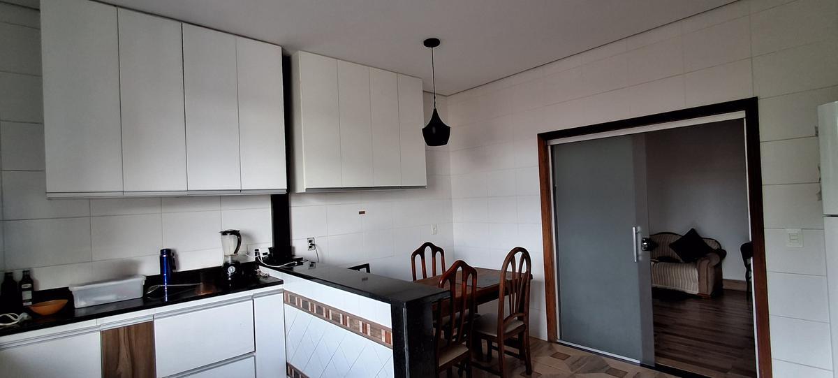 Apartamento, Floresta, 5 Quartos, 0 Vaga, 1 Suíte