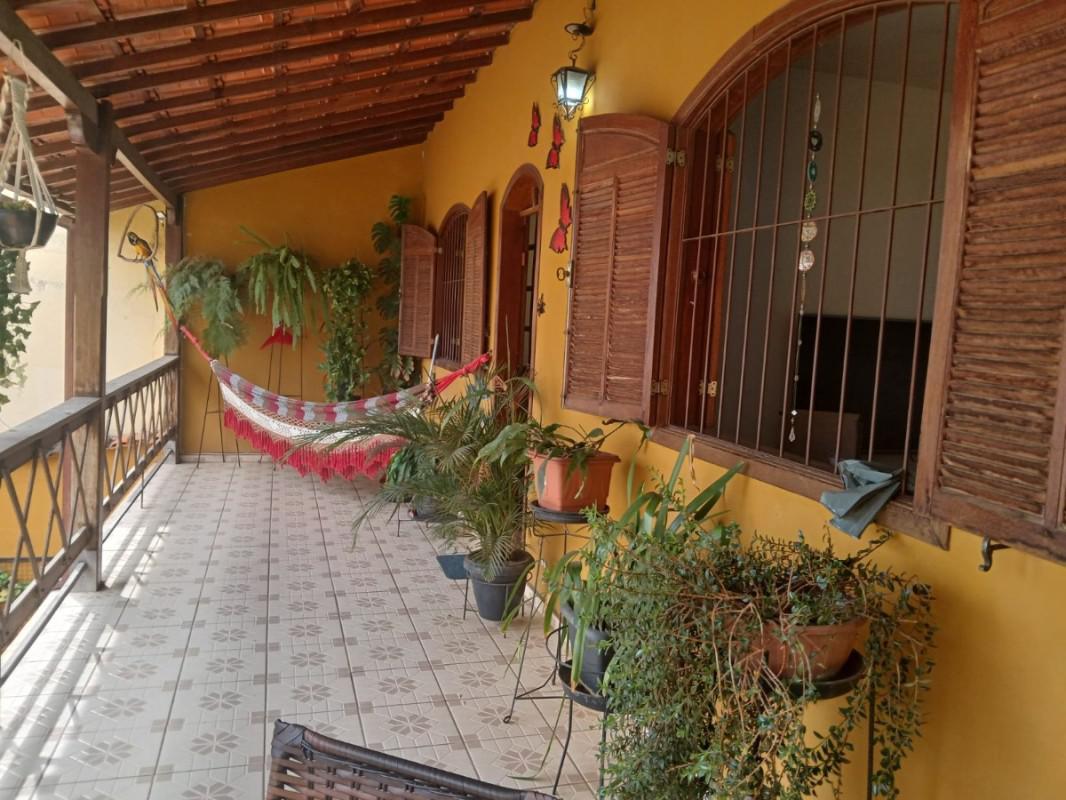 Casa, Campo Alegre, 6 Quartos, 3 Vagas, 2 Suítes