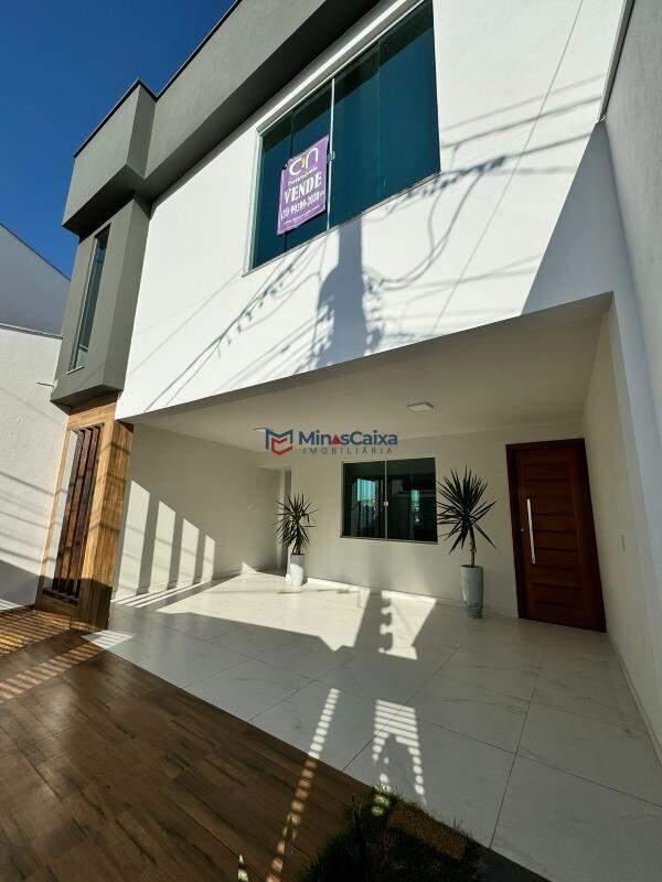 Casa, Vila Celeste, 3 Quartos, 2 Vagas, 1 Suíte