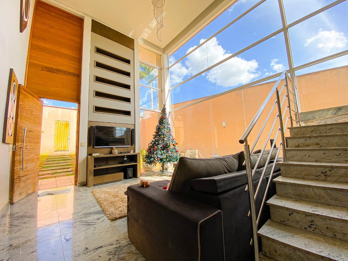 Casa, Trevo, 5 Quartos, 10 Vagas, 2 Suítes