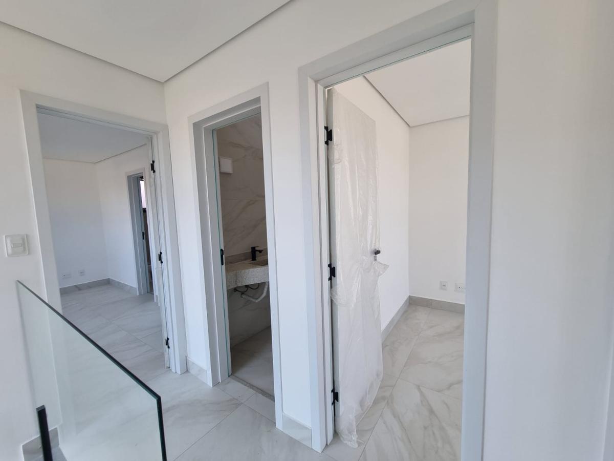 Casa, Planalto, 3 Quartos, 2 Vagas, 1 Suíte