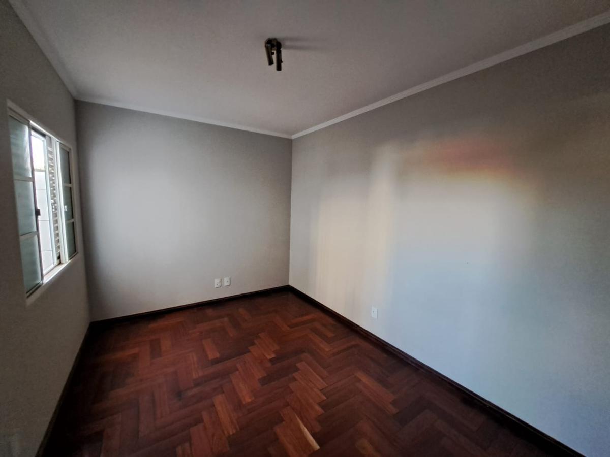 Casa, Centro, 2 Quartos, 0 Vaga