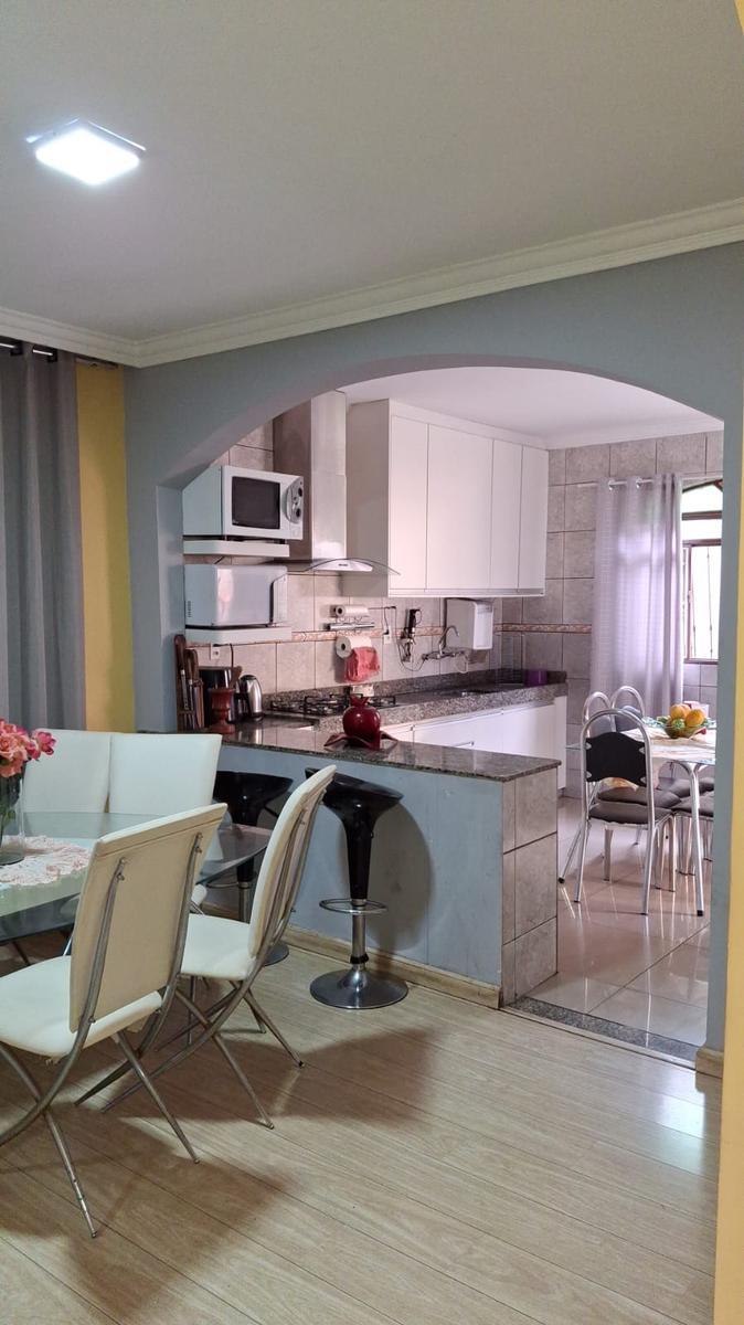 Casa, Industrial, 3 Quartos, 6 Vagas, 1 Suíte