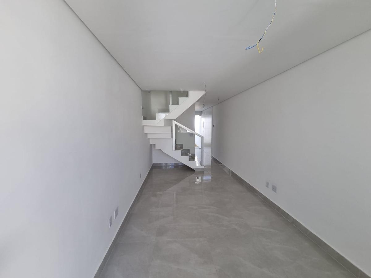 Casa, Floramar, 2 Quartos, 1 Vaga, 2 Suítes