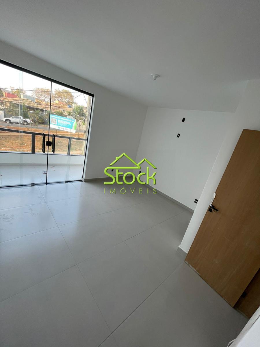 Casa, Jardim Imperial, 3 Quartos, 2 Vagas, 1 Suíte