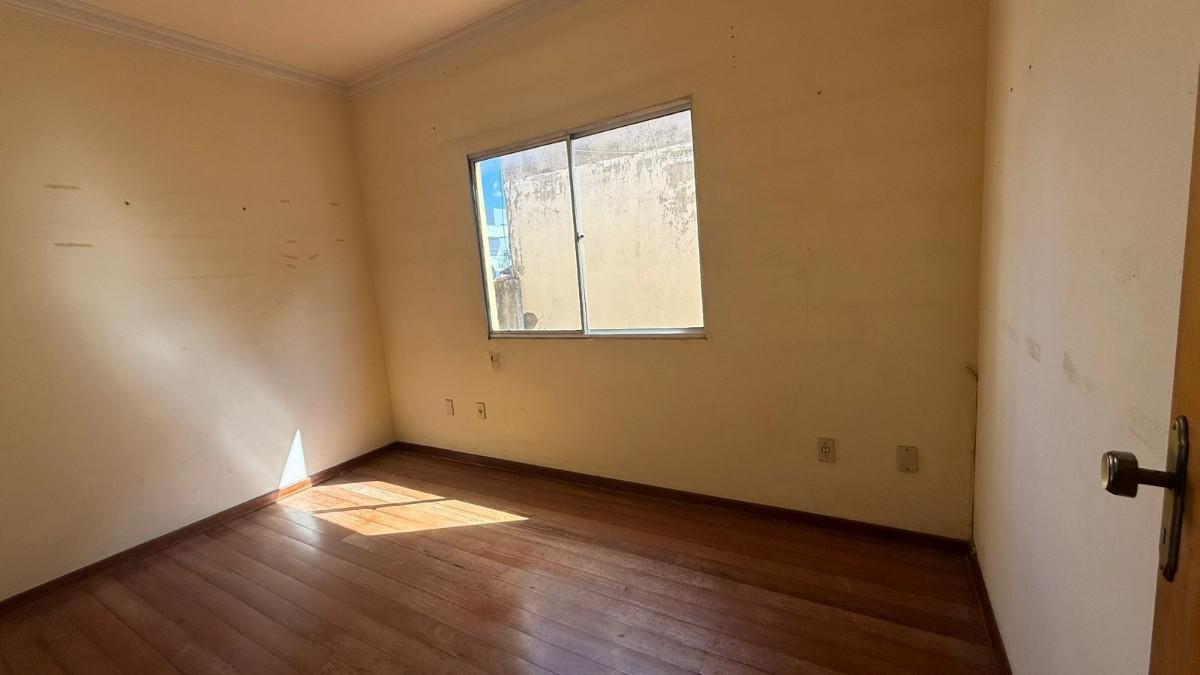 Casa, Arvoredo, 4 Quartos, 2 Vagas, 1 Suíte