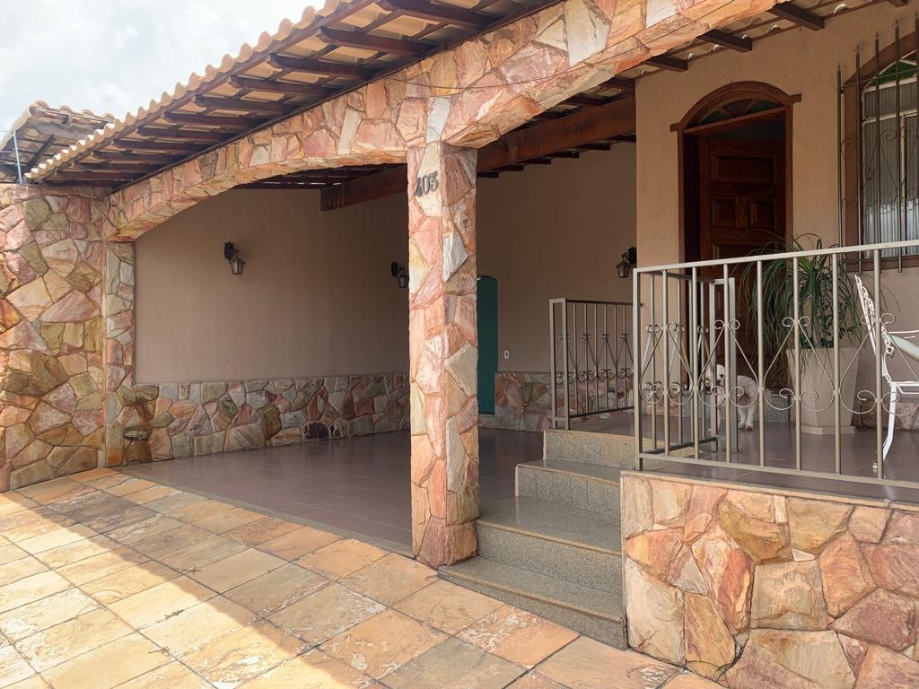 Casa, Vila Pérola, 4 Quartos, 5 Vagas, 1 Suíte