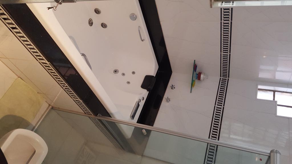 Casa, Goiânia, 6 Quartos, 8 Vagas, 4 Suítes